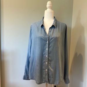 Tommy Bahama chambray denim button down long sleeved top. XL worn once Like new